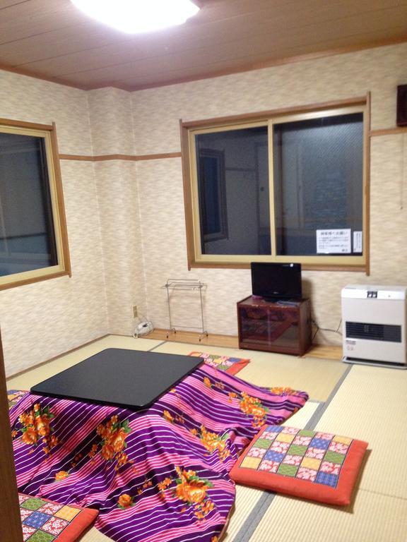 Onsen Minshuku Yutakaya Hotel Juzava Kültér fotó